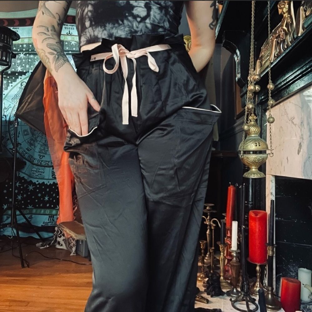 - NWT Agent Provocateur Ezra Pajama Pants with Pockets and Paperbag Waistb… - Picture 4 of 6